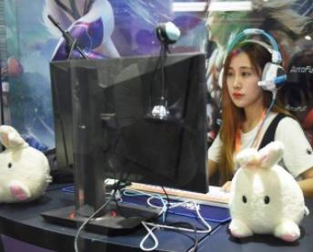 现代的年人真野！早已把玩游戏当成副业赚钱配图