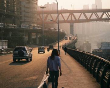 学历低哪些副业行业比较容易赚钱，而且还自由呢？