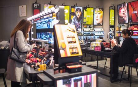 做直播带货真的能赚钱么？直播带货赚钱真的很容易么？配图